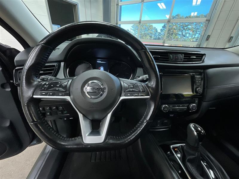 2017 NISSAN ROGUE SL