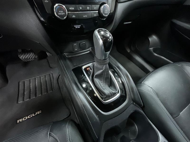 2017 NISSAN ROGUE SL