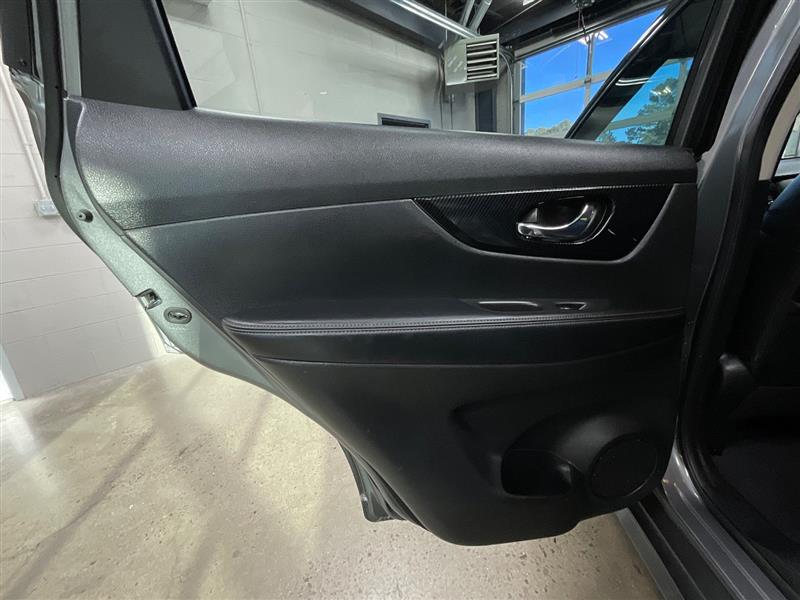 2017 NISSAN ROGUE SL