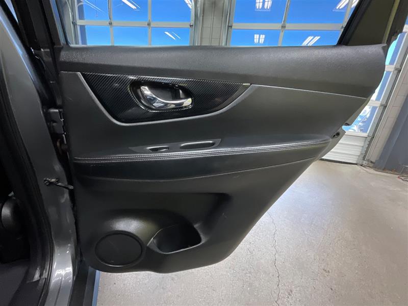 2017 NISSAN ROGUE SL