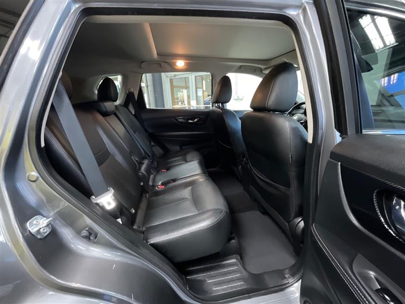 2017 NISSAN ROGUE SL