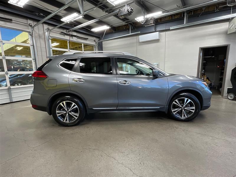 2017 NISSAN ROGUE SL