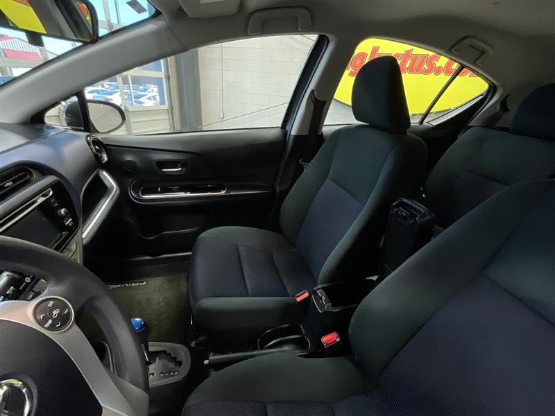 2015 TOYOTA PRIUS C Three