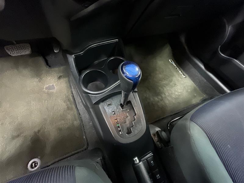 2015 TOYOTA PRIUS C Three