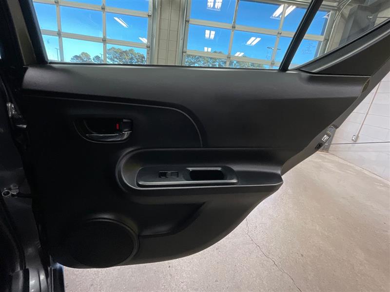 2015 TOYOTA PRIUS C Three