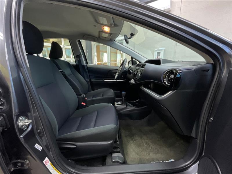 2015 TOYOTA PRIUS C Three