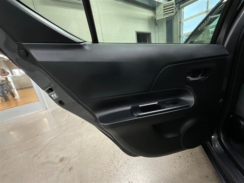 2015 TOYOTA PRIUS C Four