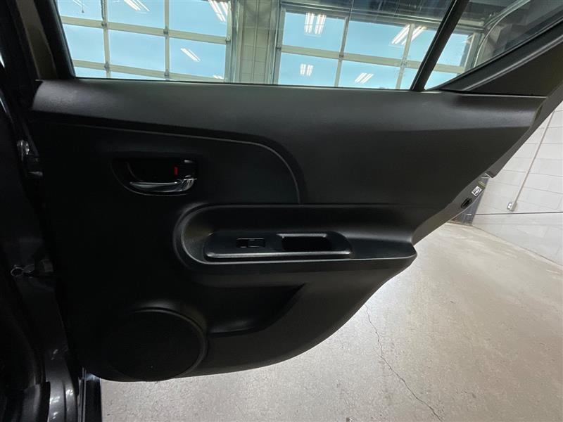 2015 TOYOTA PRIUS C Four