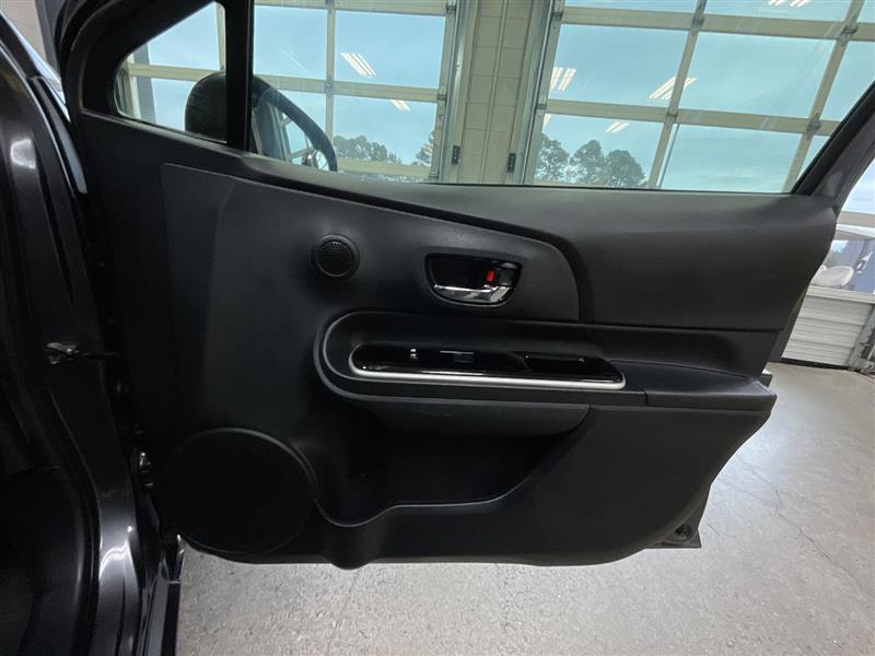 2015 TOYOTA PRIUS C Four