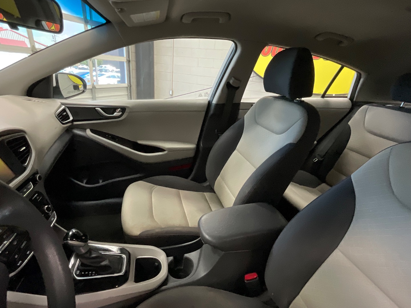 2017 Hyundai Ioniq Blue photo 9