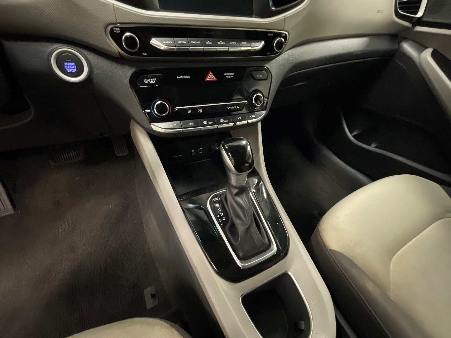 2017 Hyundai Ioniq Blue photo 12