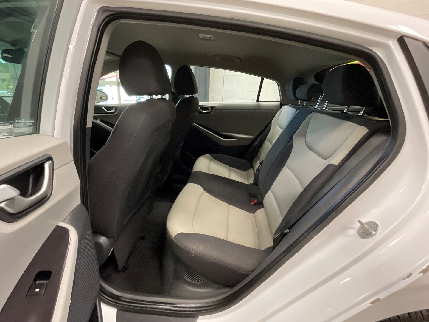 2017 Hyundai Ioniq Blue photo 14