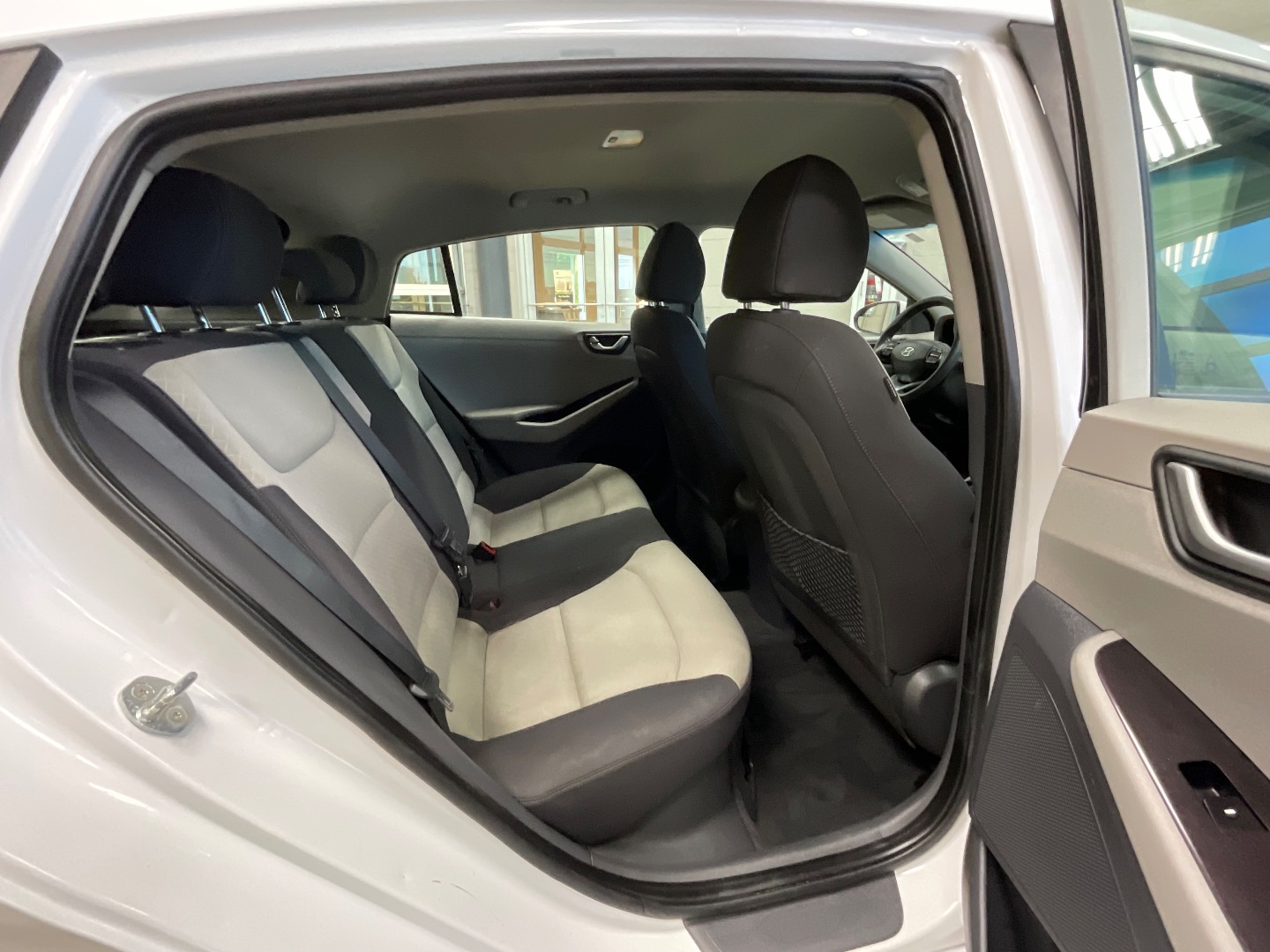 2017 Hyundai Ioniq Blue photo 18