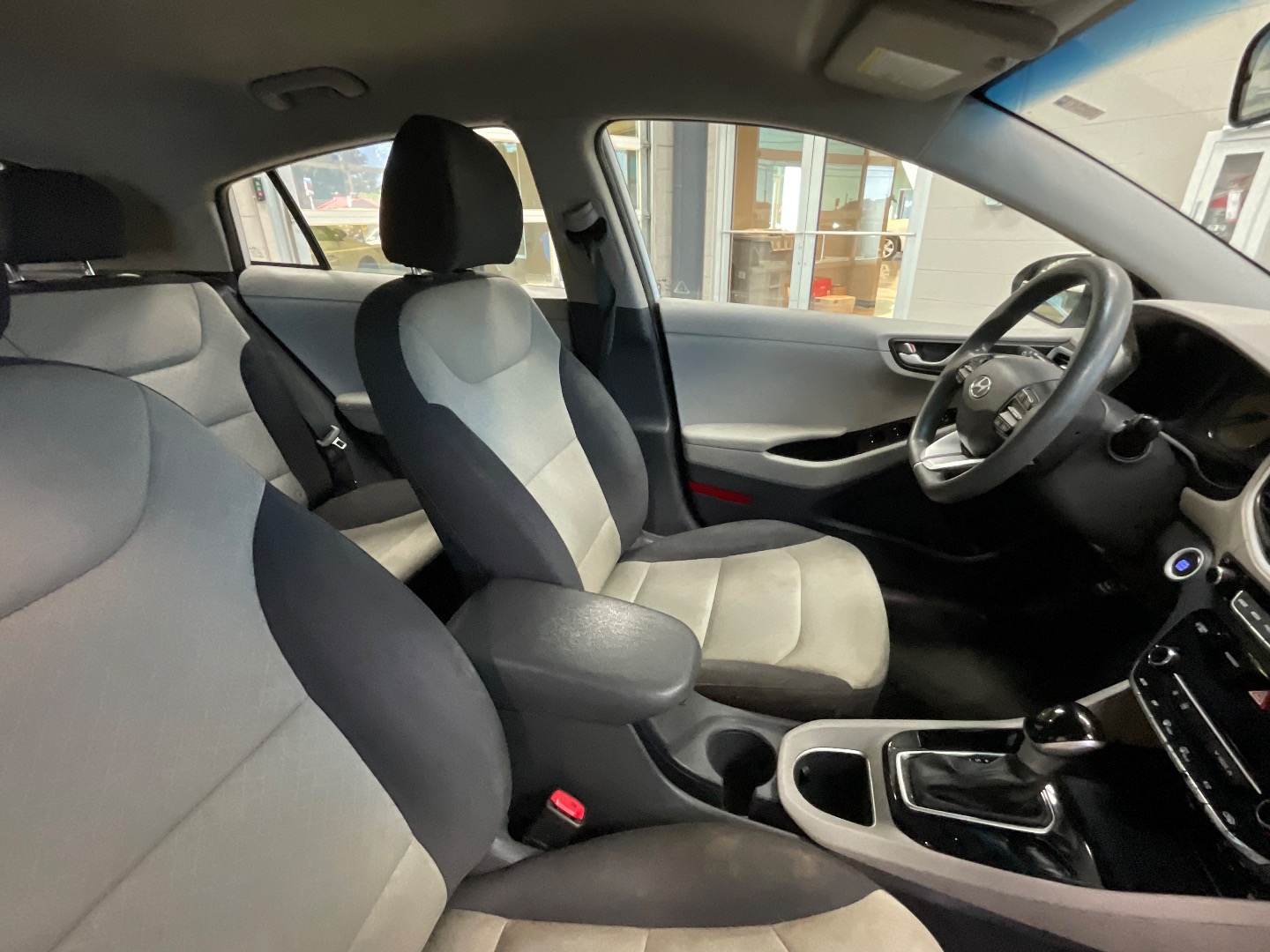 2017 Hyundai Ioniq Blue photo 20
