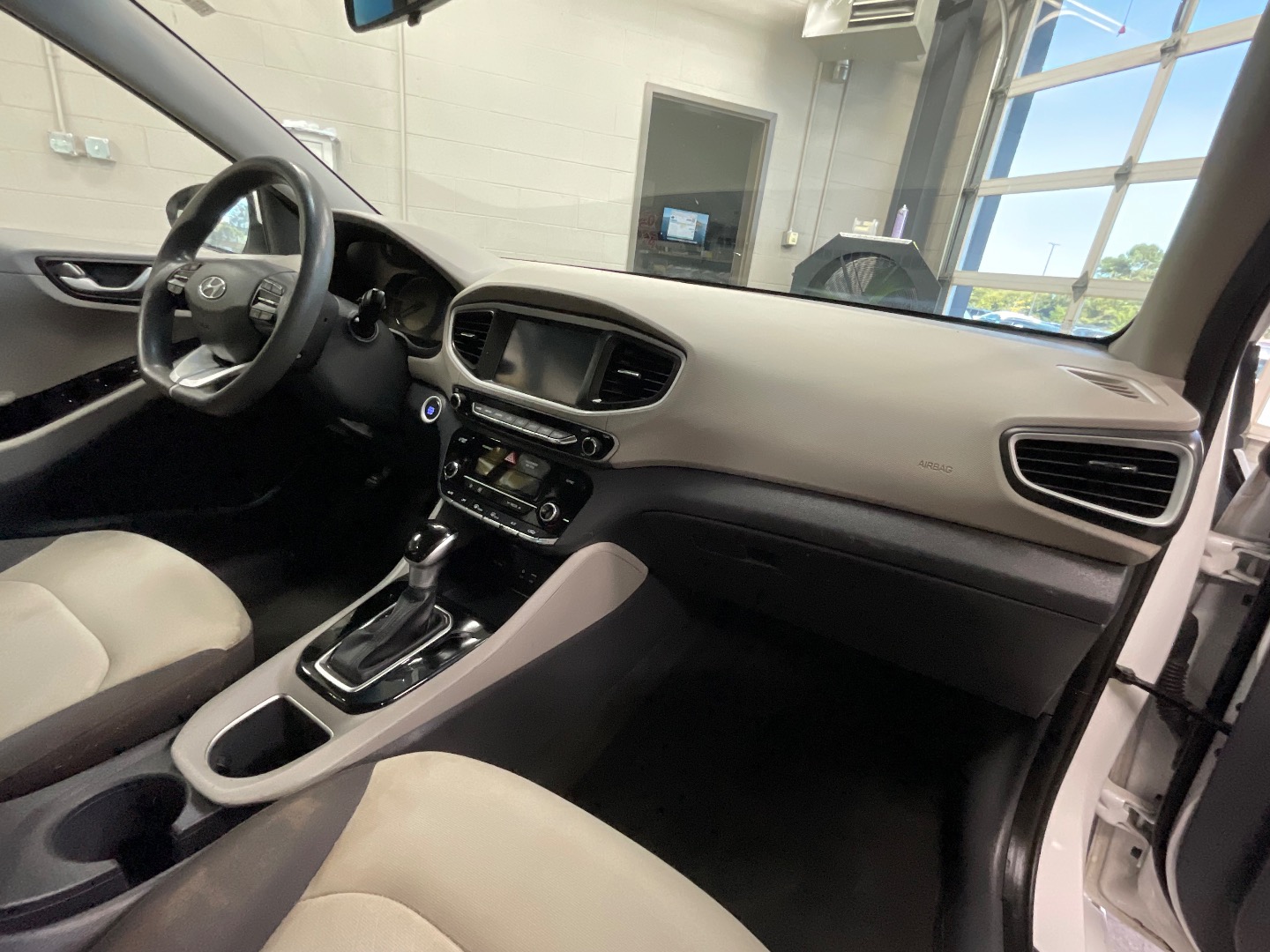2017 Hyundai Ioniq Blue photo 7