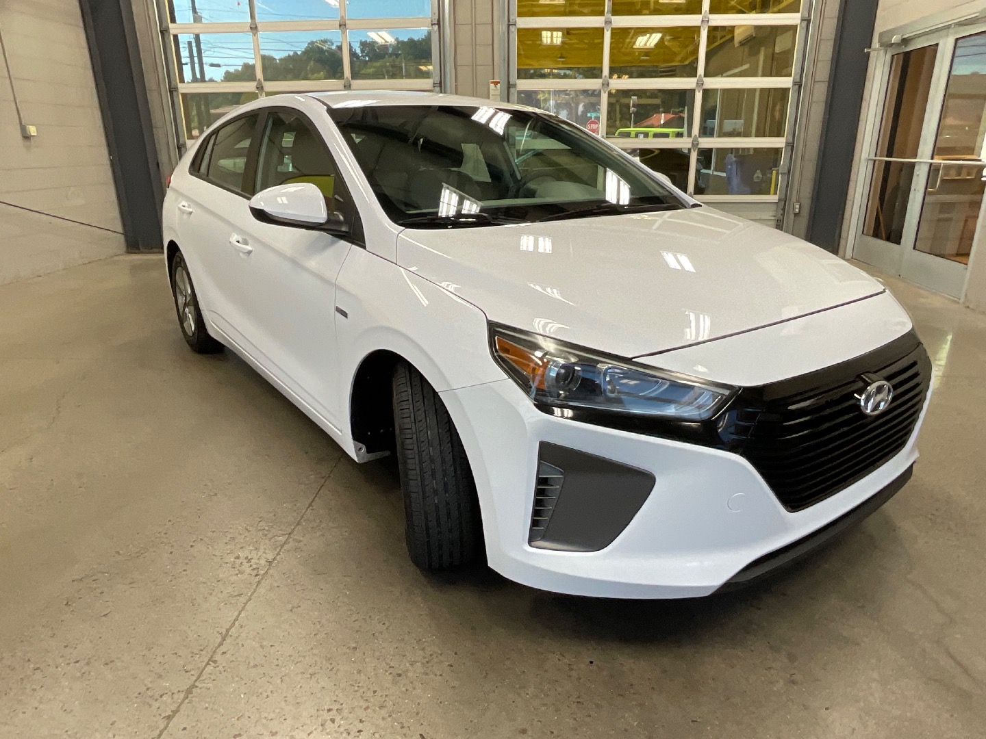 2017 Hyundai Ioniq Blue photo 5