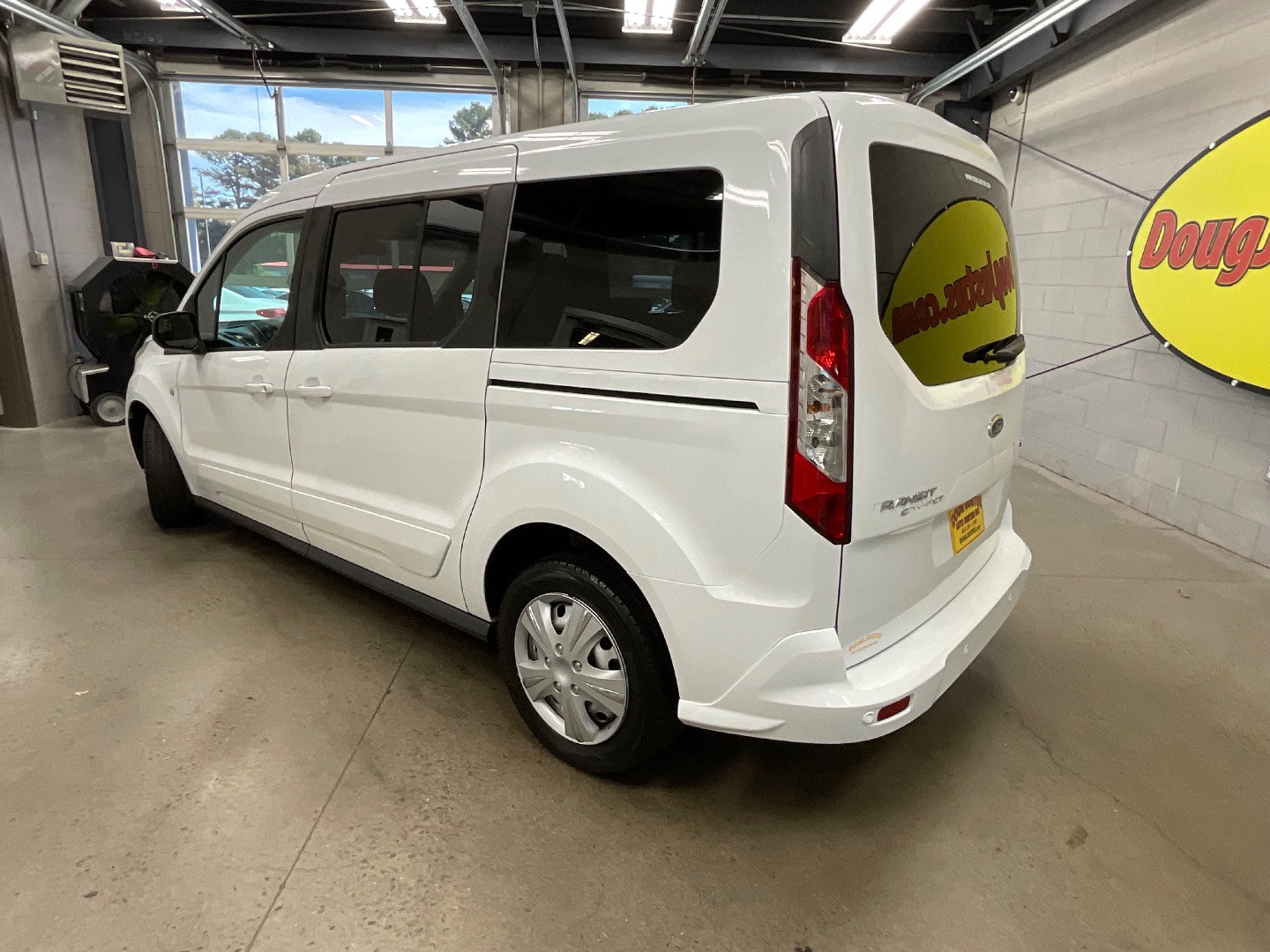 2014 Ford Transit XLT photo 2