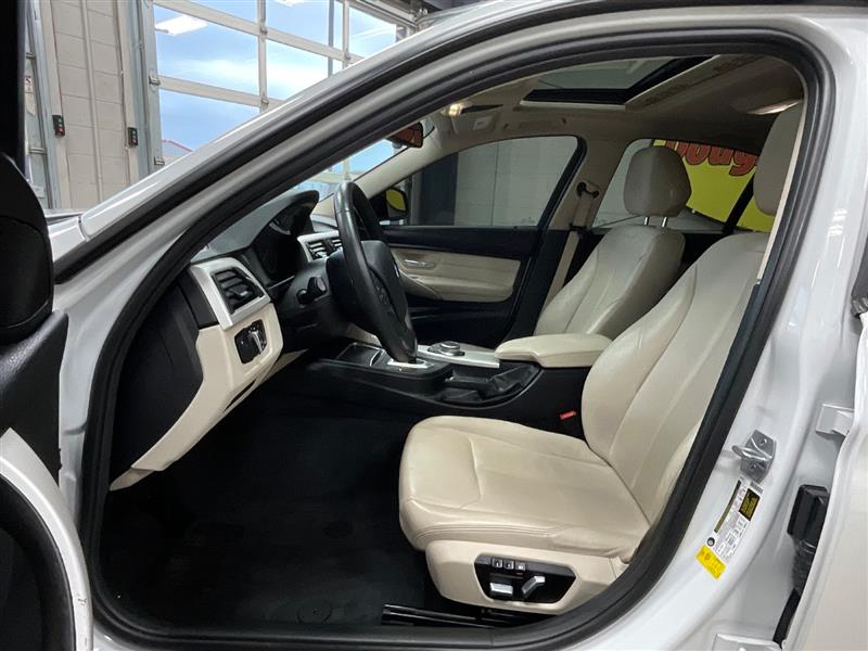 2018 BMW 3 SERIES 320i