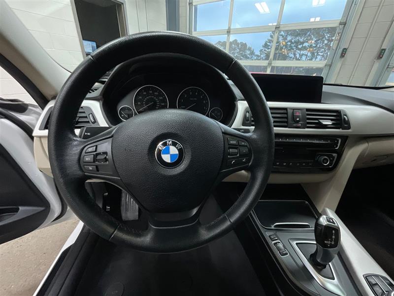 2018 BMW 3 SERIES 320i