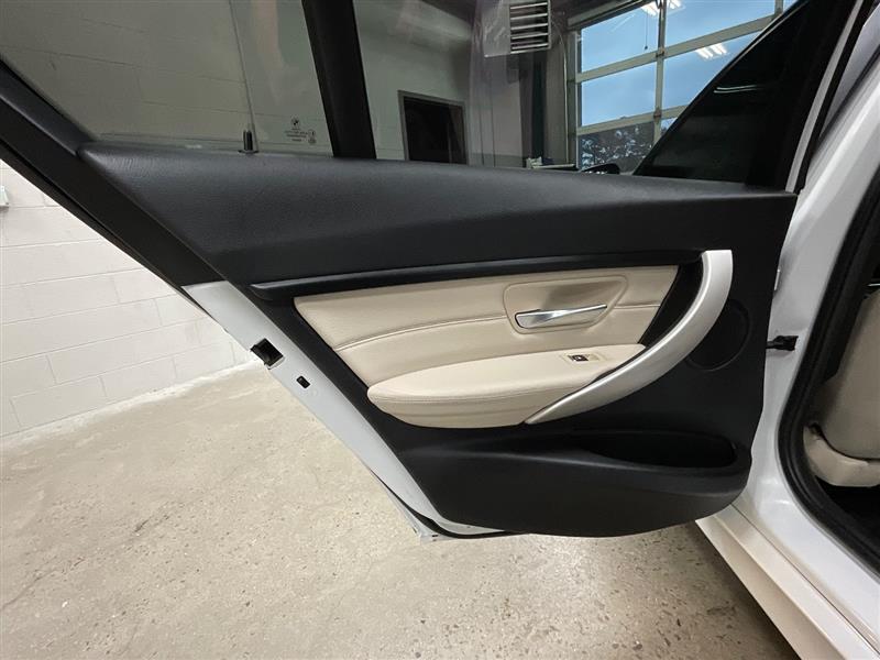 2018 BMW 3 SERIES 320i