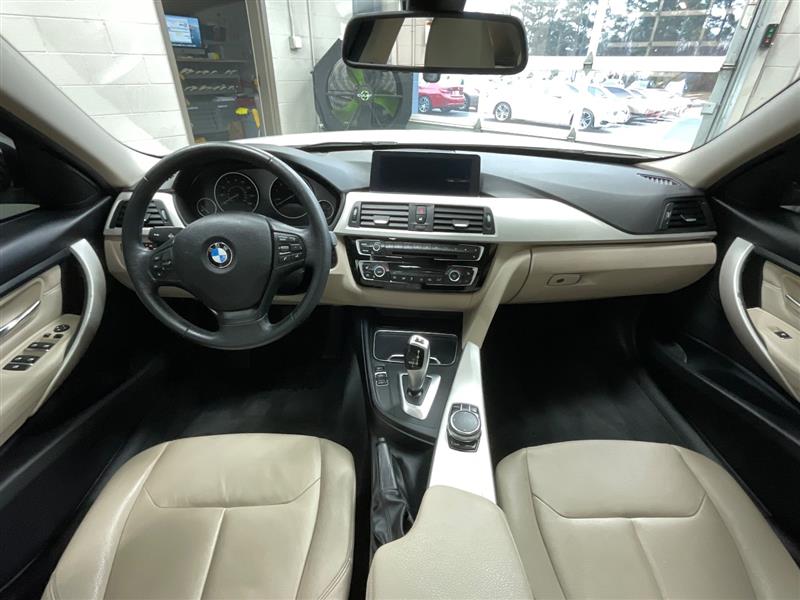 2018 BMW 3 SERIES 320i