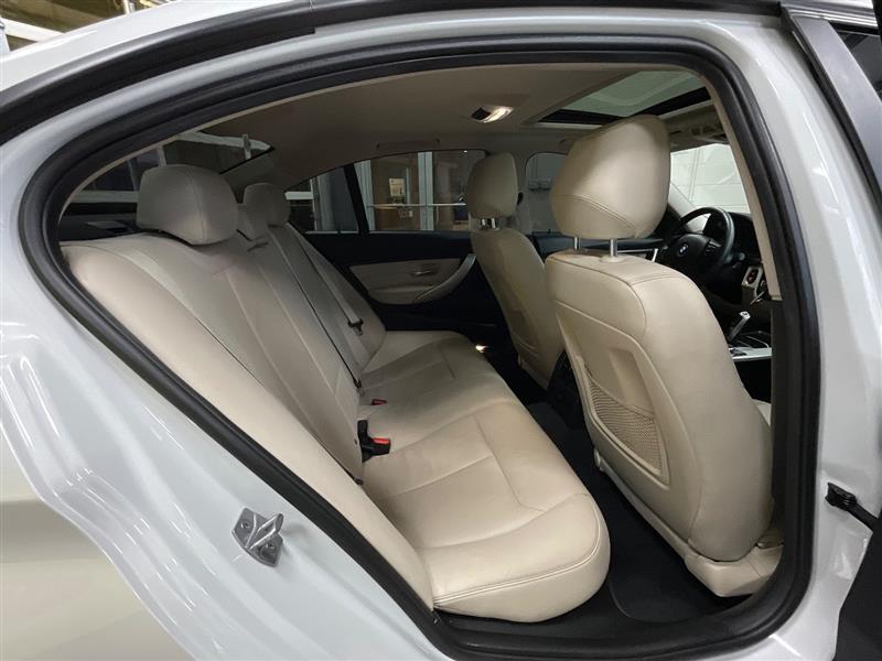 2018 BMW 3 SERIES 320i