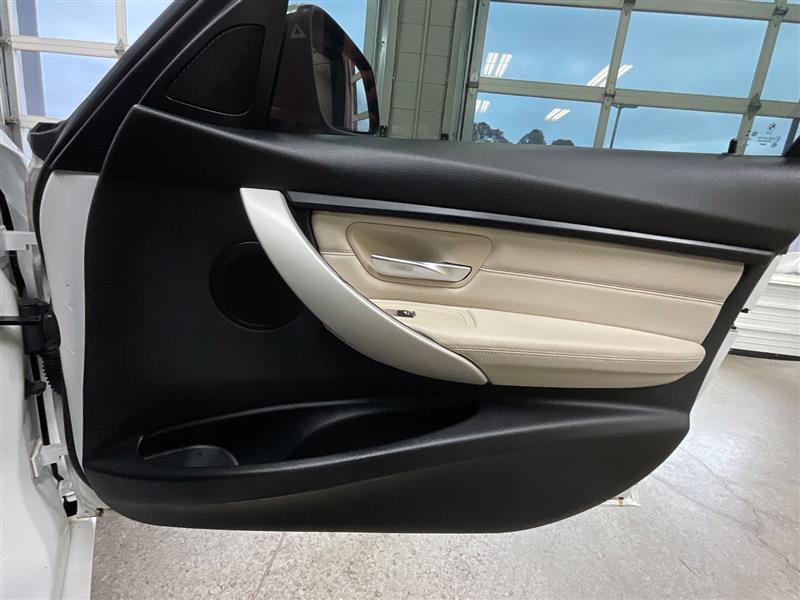 2018 BMW 3 SERIES 320i