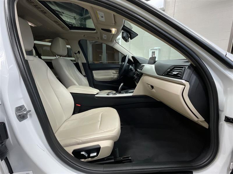 2018 BMW 3 SERIES 320i