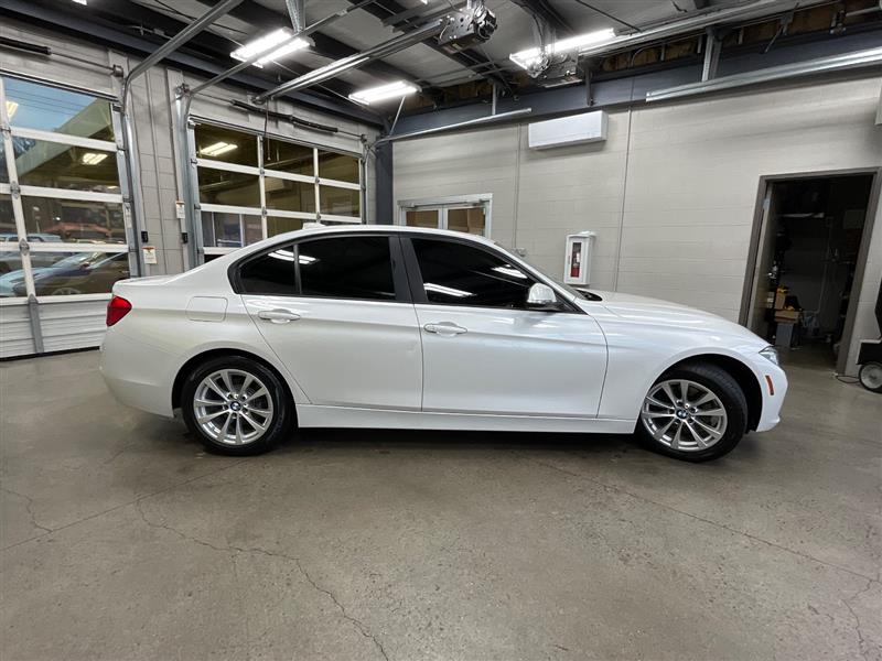 2018 BMW 3 SERIES 320i