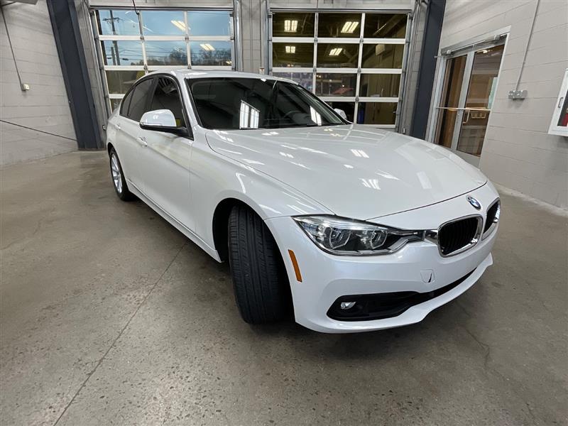 2018 BMW 3 SERIES 320i