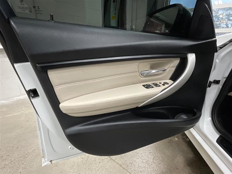 2018 BMW 3 SERIES 320i