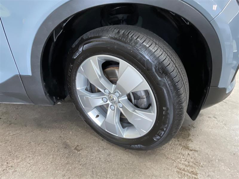 2021 VOLVO XC40 MOMENTUM