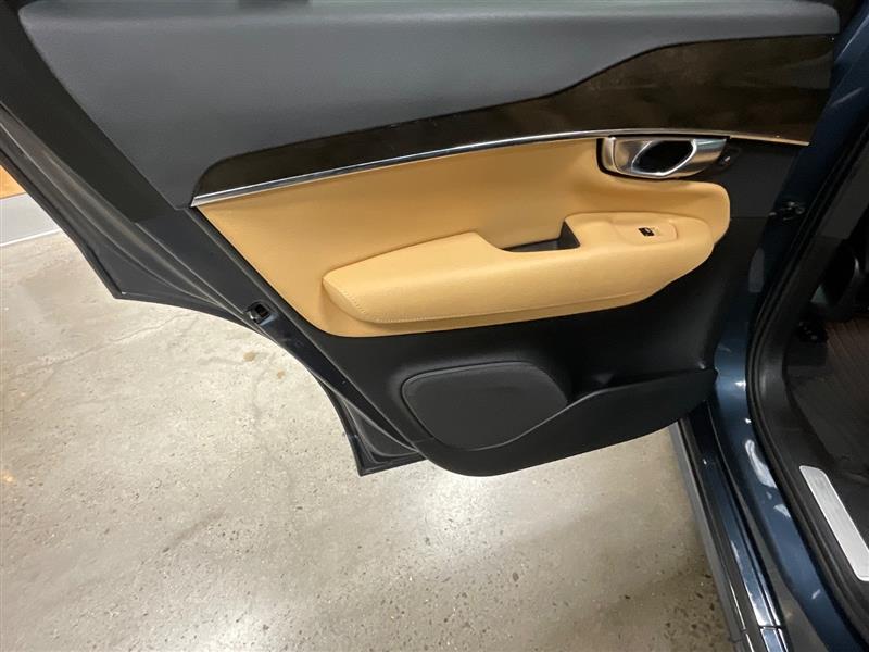 2018 VOLVO XC90 MOMENTUM