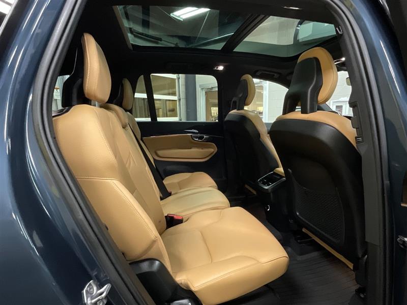 2018 VOLVO XC90 MOMENTUM