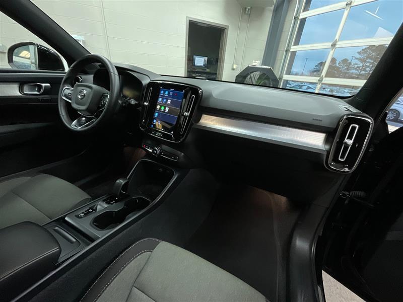 2024 VOLVO XC40 Core Dark Theme