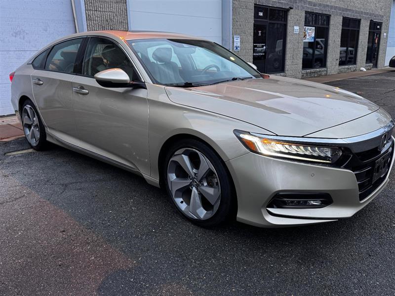 2018 Honda Accord Touring's photo