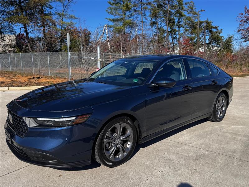 2023 Honda Accord EX's photo