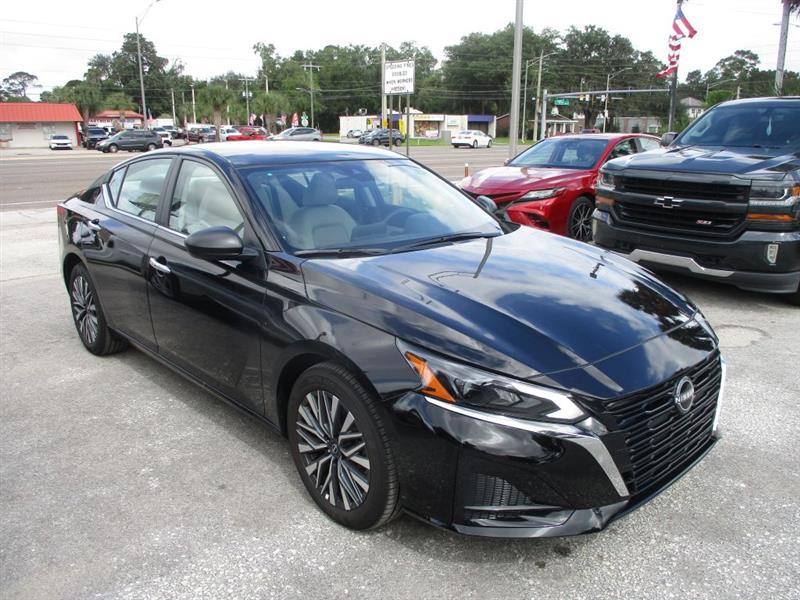 2025 Nissan Altima SV's photo