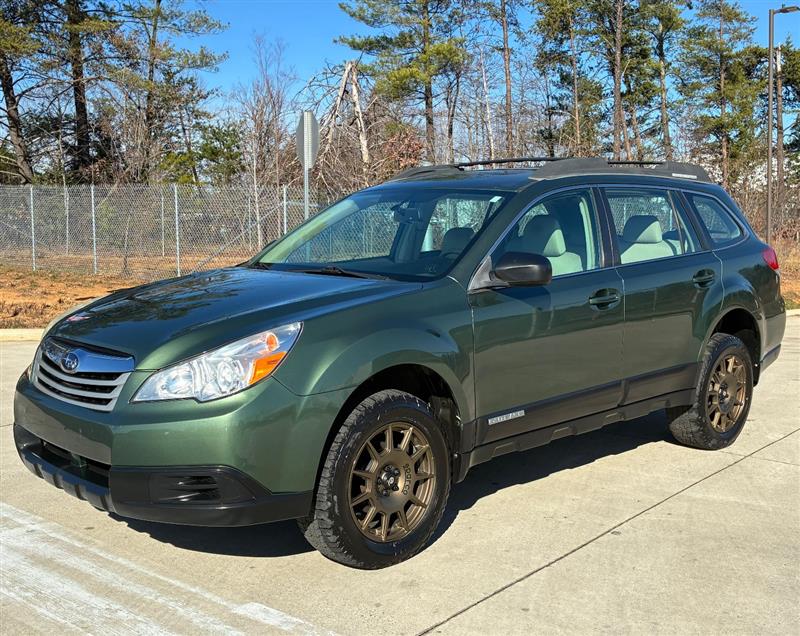 2011 Subaru Outback 2.5i's photo