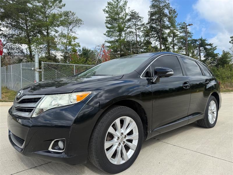 2013 Toyota Venza LE's photo