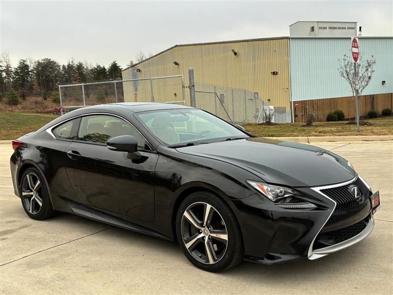 2017 Lexus RC 200t's photo