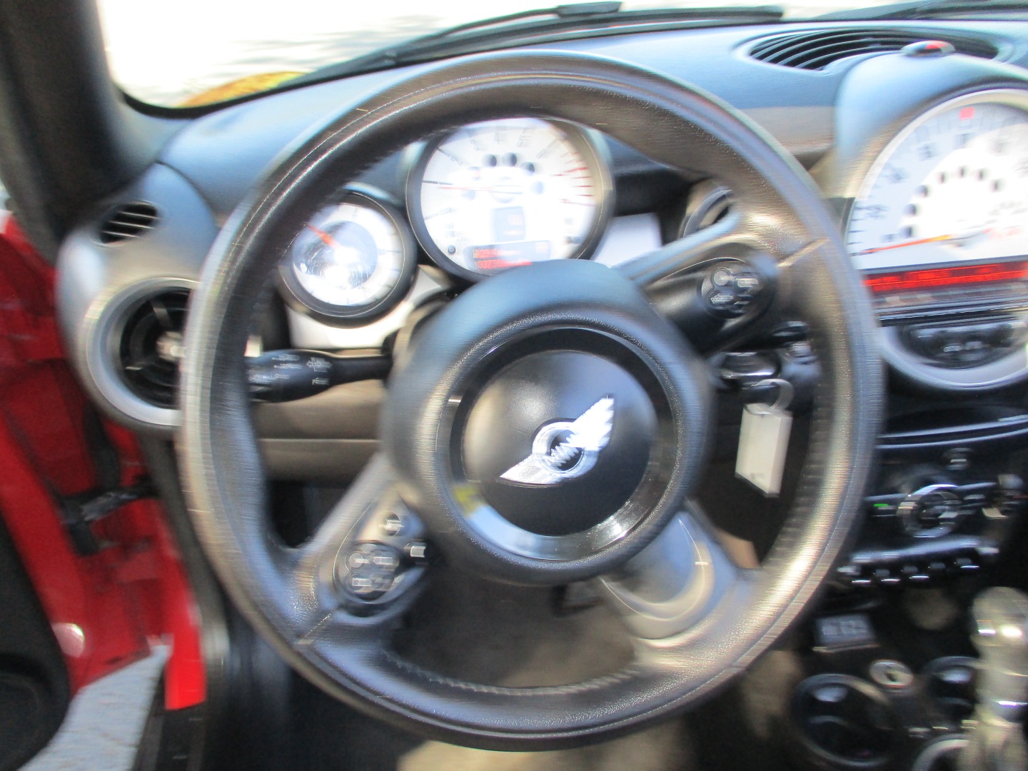 2013 MINI Cooper Base photo 12