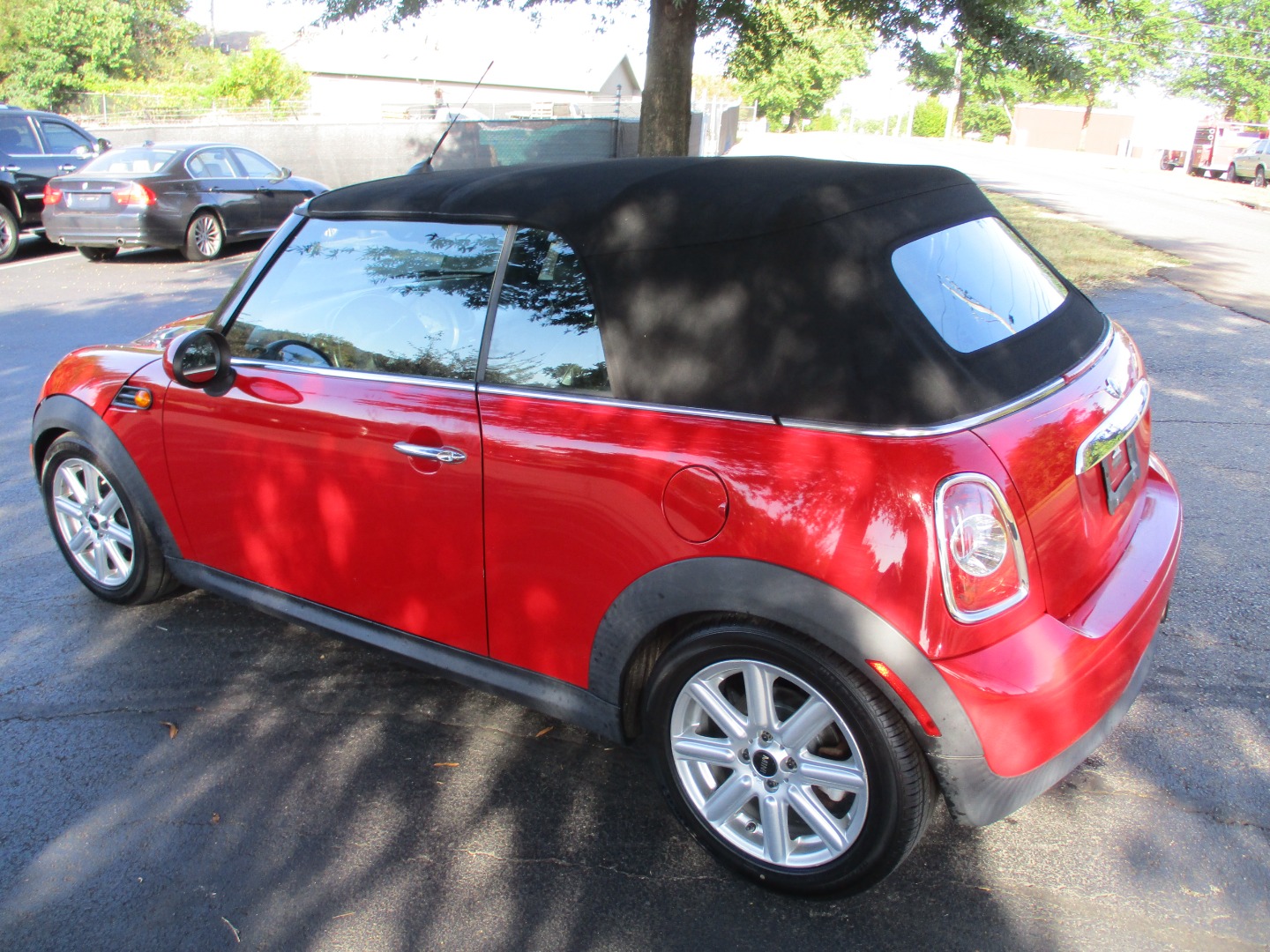 2013 MINI Cooper Base photo 17