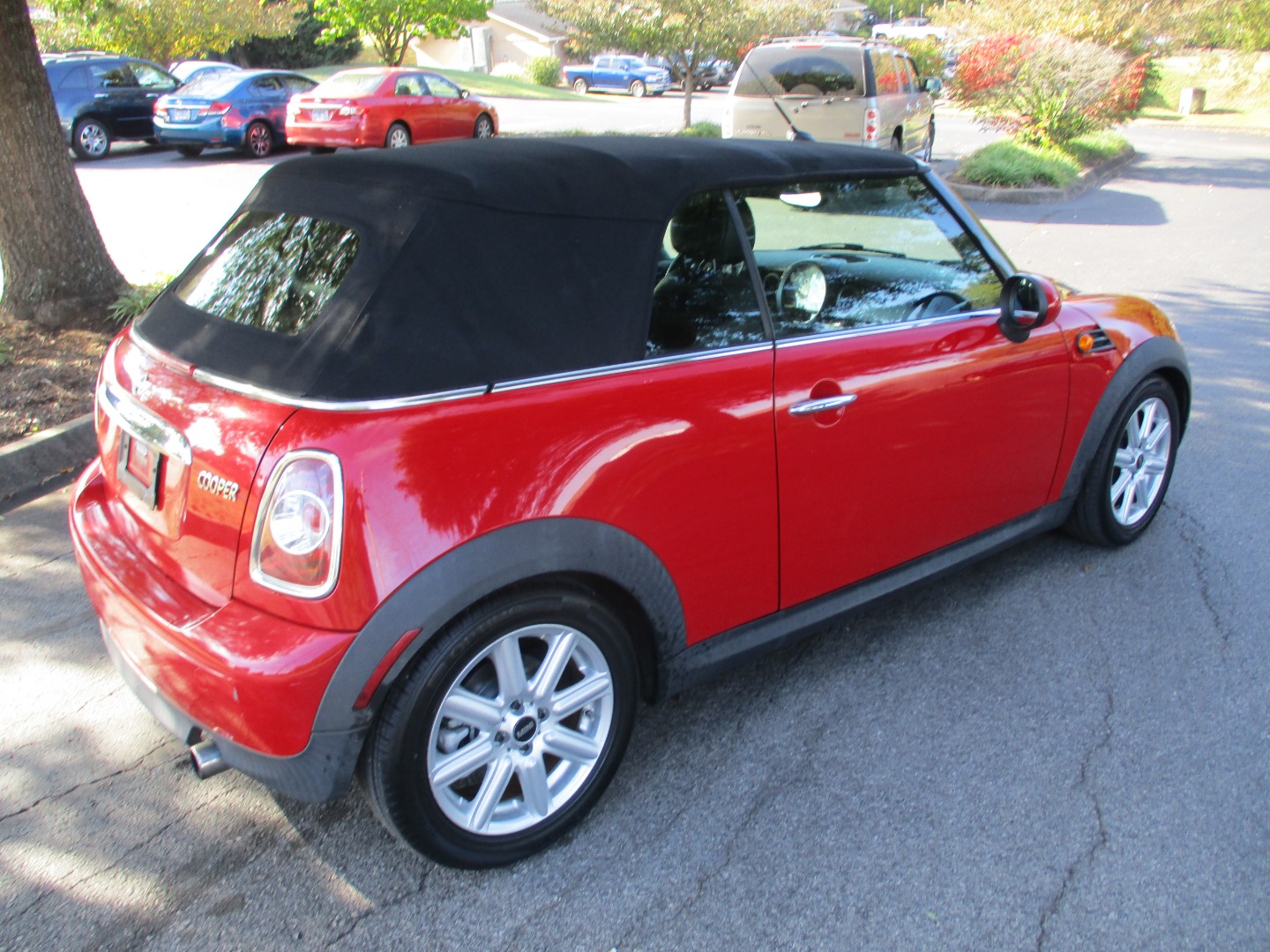 2013 MINI Cooper Base photo 19