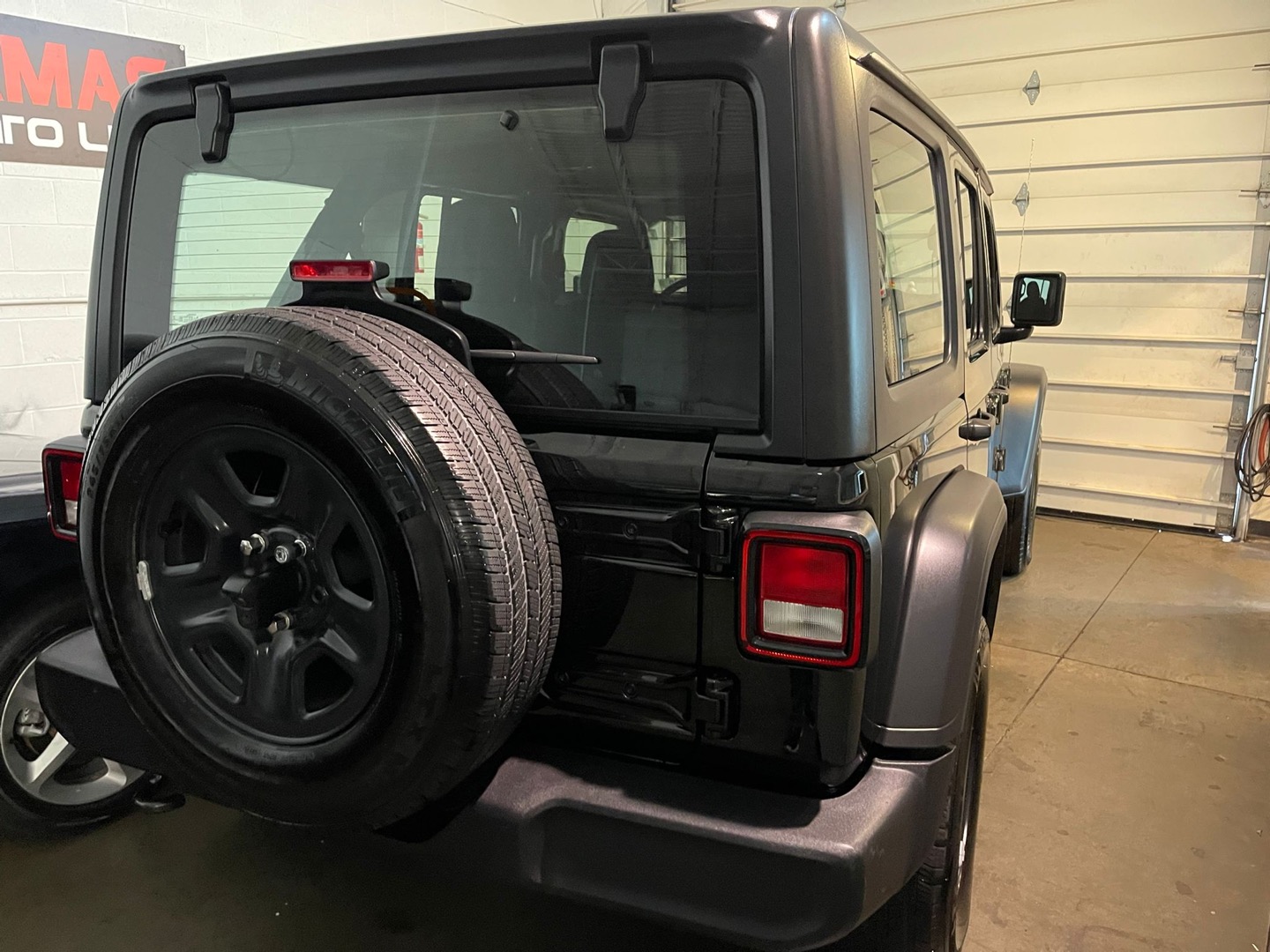 2023 Jeep Wrangler 4-Door Sport photo 12