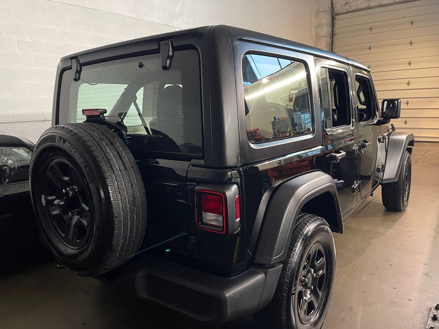 2023 Jeep Wrangler 4-Door Sport photo 21