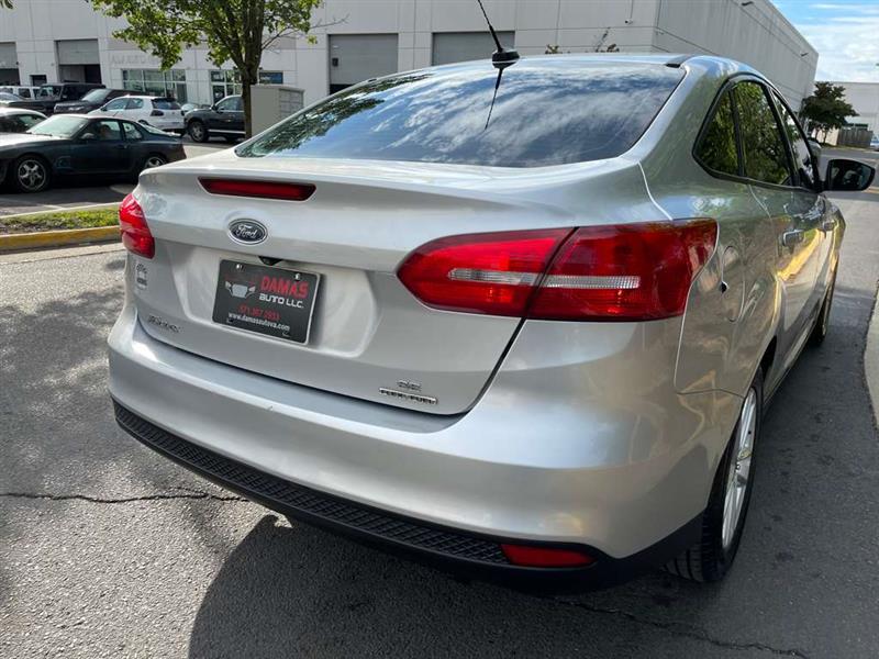 2015 Ford Focus SE photo 39