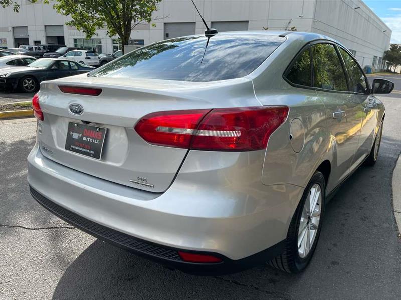 2015 Ford Focus SE photo 40
