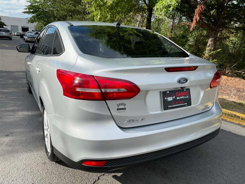2015 Ford Focus SE photo 36