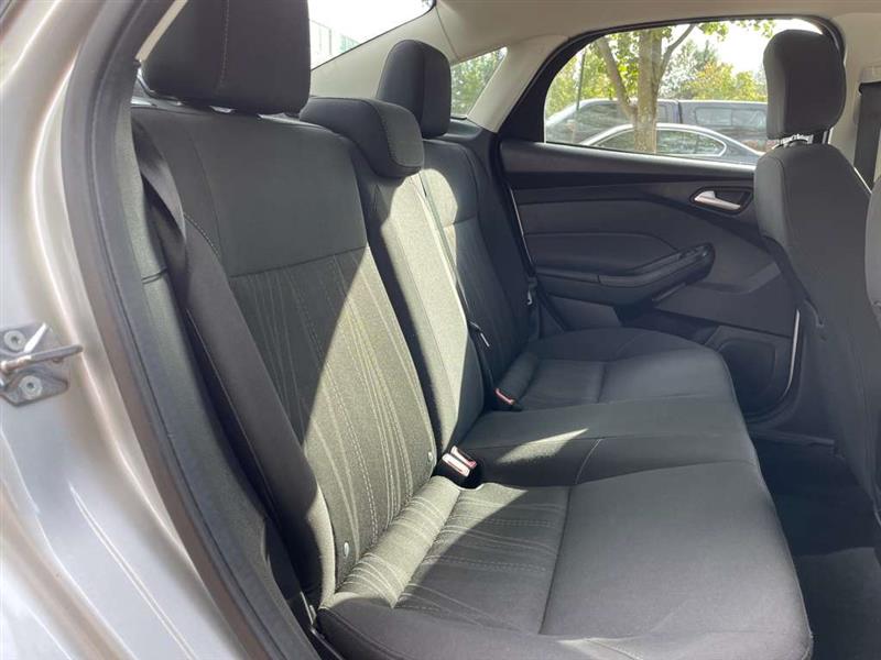 2015 Ford Focus SE photo 51